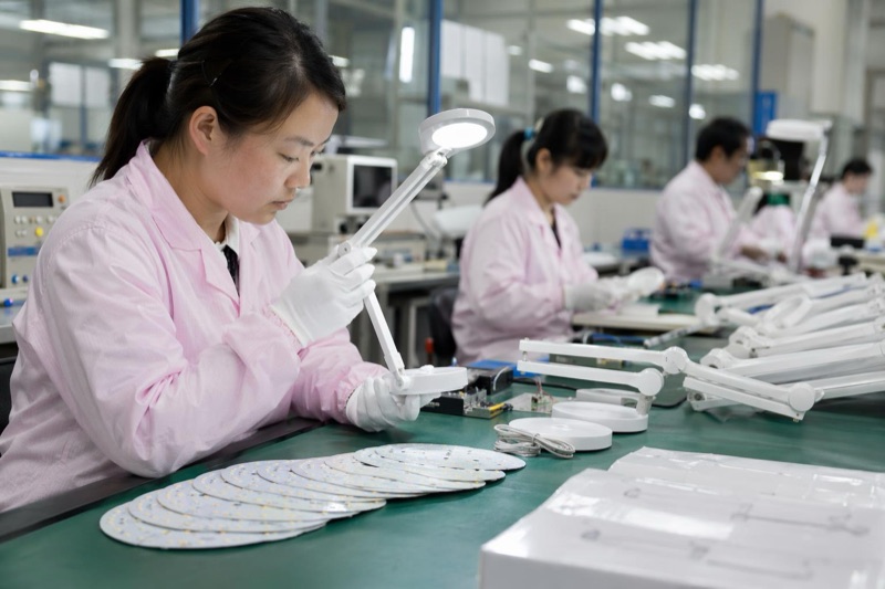 LED desk lamp factory quality inspection process
