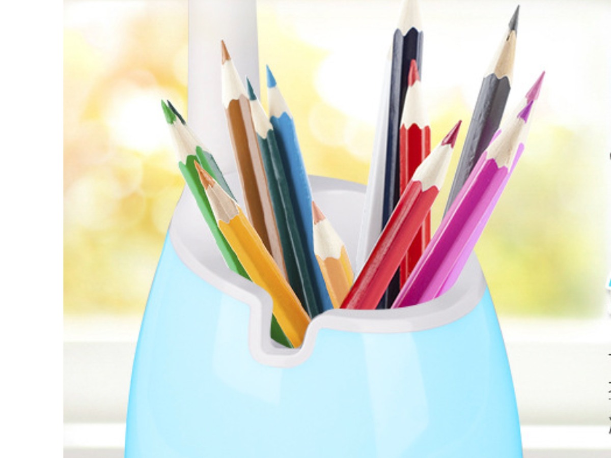 RY22 pen-holder storage close-up